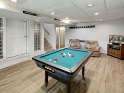 Sweet Life - Vermont Chalet - 6 person Indoor Hot Tub - 15 min to Killington