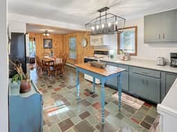 The Rosewood – Vermont Lake Cottage Near Crystal Beach & Killington Skiing