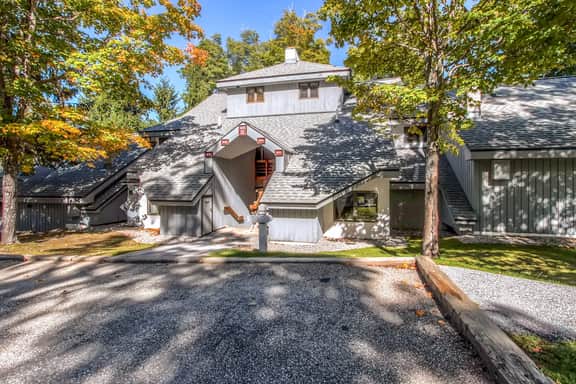 Woods  Resort Village 10 Cozy Killington Escape –1BR + Loft, Fireplace, Pool & Hot Tub Access