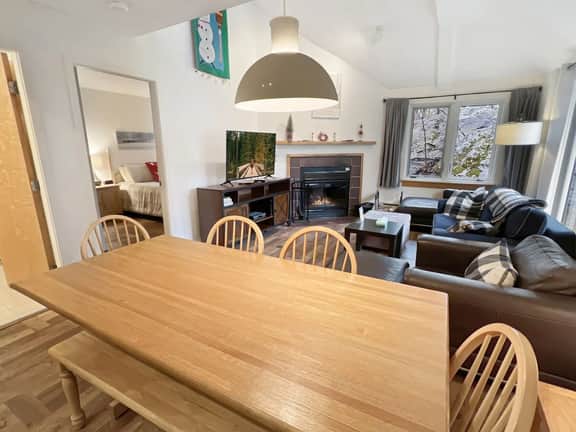 Village 43 | Spacious End Unit with Loft, Fireplace & Resort Amenities