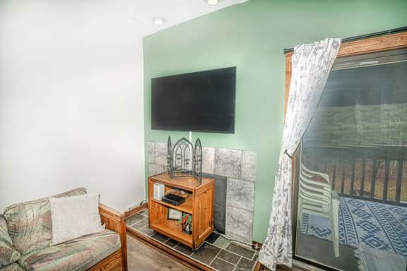 Gateway Condo Unit 25 - 12 to 15 minute drive to Killington Mountain