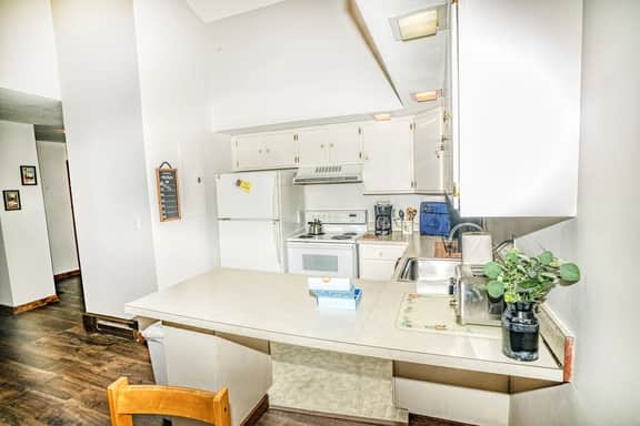 Gateway Condo Unit 25 - 12 to 15 minute drive to Killington Mountain