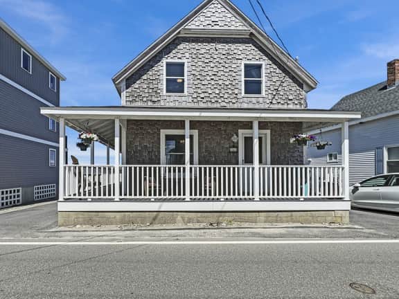 Sea Esta - 4 Bedroom cottage with best spot in Wells Beach