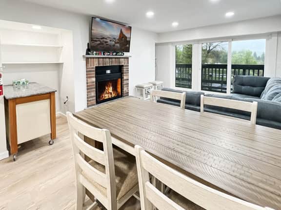 Newly Remodeled 1BR | Shuttle, Fireplace, Amenities in the Heart of Killington