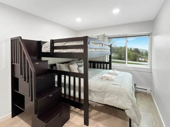 Newly Remodeled 1BR | Shuttle, Fireplace, Amenities in the Heart of Killington