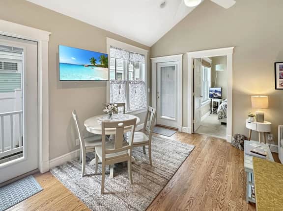 Seaglass Village 217 - Barefoot Escape: Cozy 2-bedroom condo in Wells, Maine.