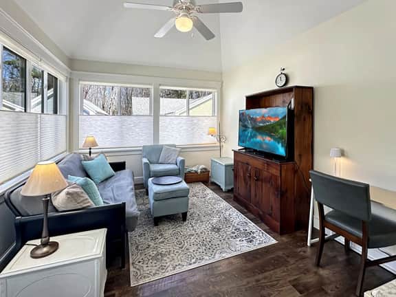 Seaglass Village 206 - Moody Bee