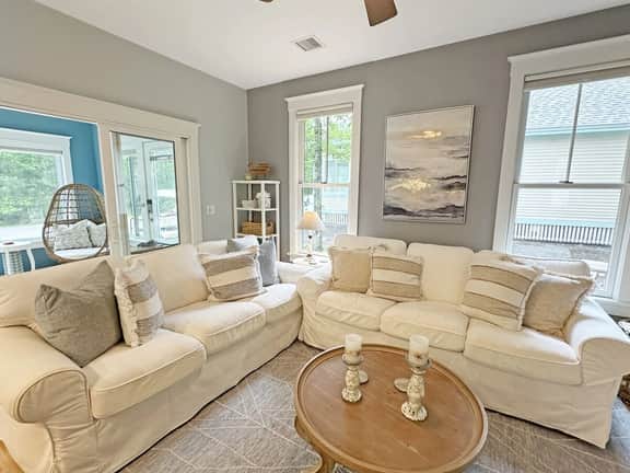 Seaglass Village 139 - Driftwood Cottage: Bright & Breezy Seaglass Retreat