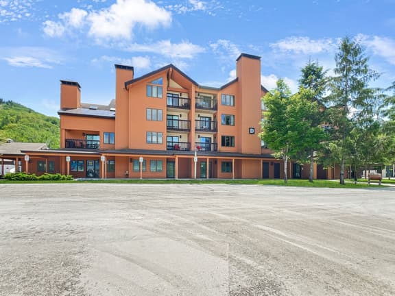 PicoVillageResort D209 - Amazing 1-bedroom  ski in ski out great views