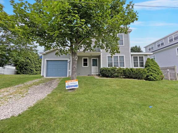 Beach House - Y842 Minutes to York Beach