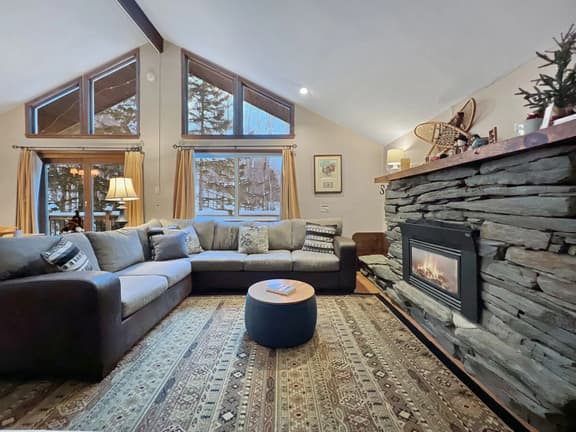 Pet-Friendly Dean Hill Chalet: Minutes From Killington Slopes