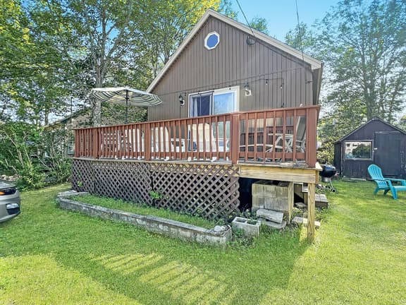 Beach Daze - Charming 2-Bedroom Cottage in York, Southern Maine Coast