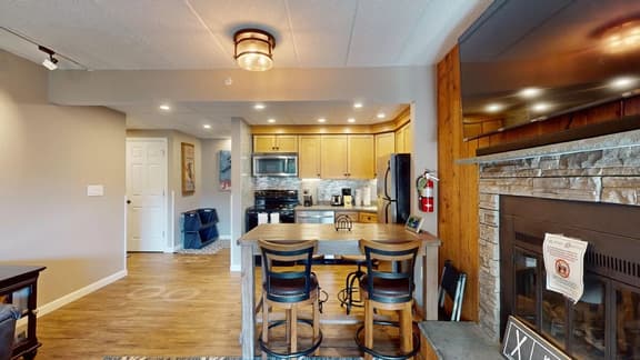 Mt Green 1-F05 - Spacious 3-Bedroom Condo in Killington Area, VT - Sleeps 8