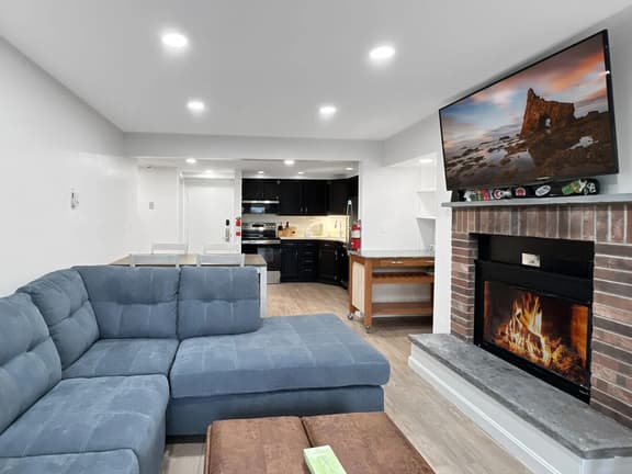 Newly Remodeled 1BR | Shuttle, Fireplace, Amenities in the Heart of Killington