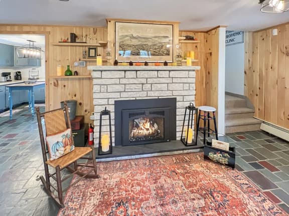 The Rosewood – Vermont Lake Cottage Near Crystal Beach & Killington Skiing