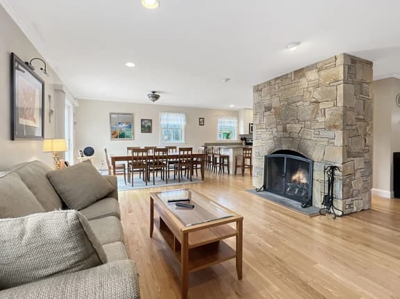 A T Lodge — Vermont Mountain Escape by Killington, Okemo & Cold River